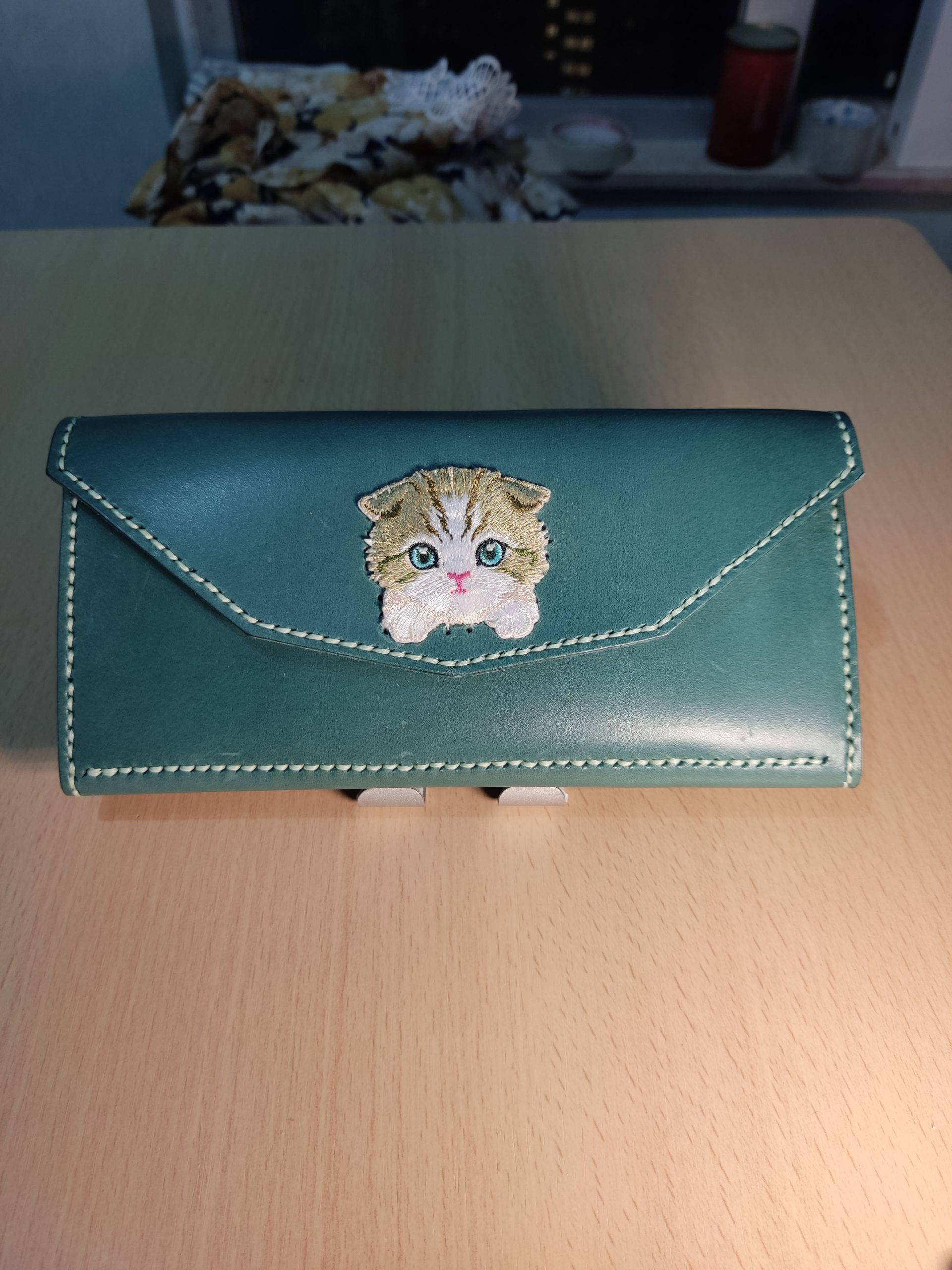lady purse green 1